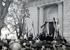 Magyarország, Nagycenk, Széchényi-mauzóleum, a felvétel a magyar vasutas- és hajóstársadalom nagycenk-soproni Széchenyi zarándoklata alkalmával készült., 1931, Bor Dezső, Fortepan #231438