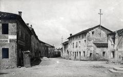 Olaszország, Sernaglia della Battaglia, (ekkor Sernaglia), Piazza San Rocco., 1918, Bor Dezső, épület, budi, Fortepan #231483