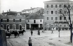 Olaszország, Pordenone, Piazza XX Settembre., 1918, Bor Dezső, lovaskocsi, Fortepan #231491