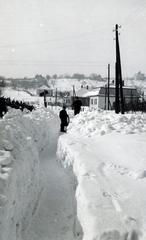 1941, Bor Dezső, snow, pavement, pylon, winter, snow worker, winter coat, Fortepan #231603