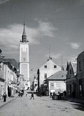 Szlovákia, Rimaszombat, Bartók Béla utca, szemben a Fő (Horthy Miklós) téren a református templom., 1942, Bor Dezső, templom, Felvidék, református, Fortepan #231621