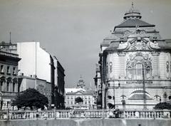 Slovakia, Bratislava, Duna-part, jobbra a Koronázási domb tér (később Námestie Ľudovít Štúr) és a Vigadó épülete (Redoute)., 1933, Bor Dezső, Fortepan #231740