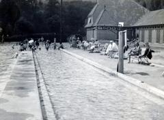 Magyarország, Miskolc,Miskolctapolca, (Görömbölytapolca), Strandfürdő., 1939, Bor Dezső, medence, fürdőzés, Fortepan #231766