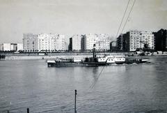 Magyarország, Margitsziget, Budapest, a Duna túlpartján, balra a Szent István park, jobbra a Balzac utca sarkán álló ház látható., 1934, Bor Dezső, gőzhajó, Fortepan #232217