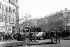 Hungary, Budapest VIII., Nyugati (Marx) tér a Westend-ház előtt. Háttérben a Teréz (Lenin) körút melletti épültek láthatók., 1956, Virány László, bicycle, Budapest, pastry shop, revolution, Csepel-brand, commercial vehicle, Fortepan #232367