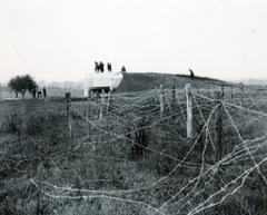 Románia,Erdély, Szinérváralja, román védelmi vonal és nagyerőd. A felvétel a magyar csapatok bevonulása idején készült., 1940, Tordai György, erőd, drótakadály, Fortepan #233134