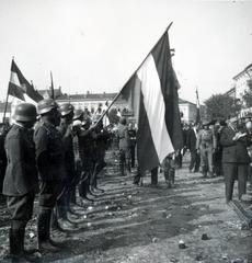 Románia,Erdély, Szászrégen, Piaţa Petru Maior (ekkor Horthy Miklós tér). A felvétel 1940. szeptember 9-én a magyar csapatok bevonulása idején készült., 1940, Tordai György, Fortepan #233178