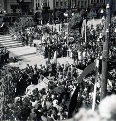 Románia,Erdély, Marosvásárhely, Rózsák tere (Piata Trandafirilor, ekkor Széchenyi tér). A felvétel a magyar csapatok bevonulása idején készült., 1940, Tordai György, Fortepan #233184