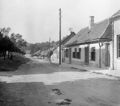 Magyarország, Vasvár, Kossuth Lajos utca látképe a városközpont felől., 1952, Építész, utcakép, villanyoszlop, Fortepan #23470