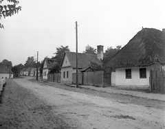 Magyarország, Vasvár, Táncsics Mihály utca a városközponttól Gersekarát felé nézve., 1952, Építész, utcakép, parasztház, Fortepan #23497