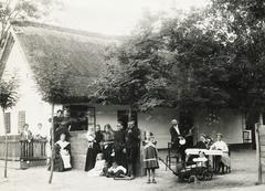 1912, Fejér Csaba-Kindert Piroska, udvar, zsúptető, parasztház, család, Fortepan #235333