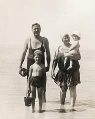 1918, Fejér Csaba-Kindert Piroska, family, bathing suit, Fortepan #235423