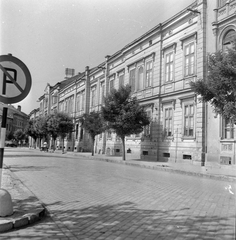 Magyarország, Székesfehérvár, Vörösmarty tér 8., 1954, Építész, útjelző tábla, utcakép, Fortepan #23572