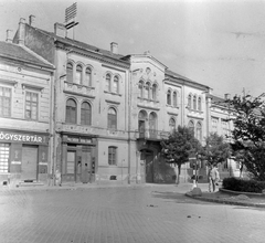 Magyarország, Székesfehérvár, Vörösmarty tér 6., 1954, Építész, cégtábla, utcakép, Fortepan #23573