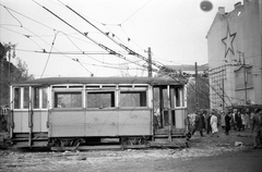 Magyarország, Budapest VIII., Kálvin tér a Magyar Nemzeti Múzeum felé nézve., 1956, Juricza Tibor, háborús kár, forradalom, villamos, vörös csillag, Budapest, Fortepan #23633