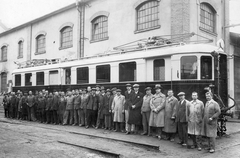 Magyarország, Budapest VIII., Kőbányai út 31., M.CD 1 "Ganz largo" (Hosszú Ganz) villamos motorkocsi a Ganz gyárban., 1935, Jurányi Attila, vasút, csoportkép, Ganz-márka, Budapest, Fortepan #23825