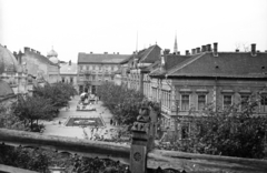 Magyarország, Miskolc, Erzsébet (Szabadság) tér az Avasról nézve, háttérben a Széchenyi utcán a Korona szálló., 1955, Pálfi Balázs, tér, eklektikus építészet, Adler Károly-terv, Fortepan #23865