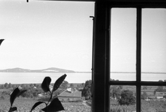 Hungary, Ábrahámhegy, kilátás a Balatonra, szemben Fonyód., 1958, Hegedűs Judit, picture, window, Fortepan #23955