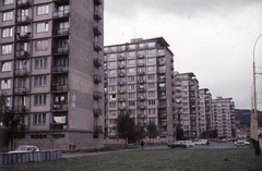 Szlovákia, Kassa, ulica Boženy Němcovej, Szolovjov-lakótelep (később Watson-lakótelep)., 1973, Majercsik Tamás, Csehszlovákia, színes, Trabant-márka, utcakép, panelház, Skoda-márka, Fiat-márka, Moszkvics-márka, parkoló, Skoda 1000 MB, szemetes, Fiat 127, Moszkvics 412, Fortepan #24044