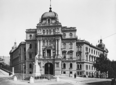 Magyarország, Budapest II., Bimbó út - Fényes Elek utca - Keleti Károly utca sarok, Nepomuki Szent János szobor, szemben a Központi Statisztikai Hivatal épülete., 1940, Somlai Tibor, szobor, utcakép, palota, középület, utcanévtábla, eklektikus építészet, Budapest, Nepomuki Szent János-ábrázolás, Czigler Gyöző-terv, Fortepan #24148