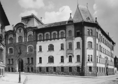 Magyarország, Budapest II., Kis Rókus utca - Kitaibel Pál utca sarok, az Országos Meteorológiai Intézet székháza., 1940, Somlai Tibor, utcakép, lámpaoszlop, középület, meteorológia, Budapest, Fortepan #24149