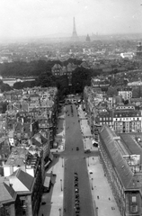 Franciaország, Párizs, kilátás a Panthéon kupolájából a Rue Soufflot-ra, háttérben az Eiffel-torony., 1930, SZF, utcakép, látkép, torony, Fortepan #24226