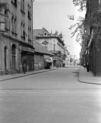 Hungary, Szeged, Nagy Jenő utca a kiskörútról nézve, háttérben a Széchenyi tér és a Belvárosi híd., 1958, Szánthó Zoltán, bridge, street view, Győző Mihailich-design, Fortepan #24271