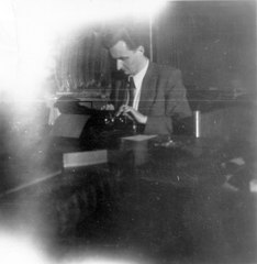 Hungary, Budapest VIII., Eötvös Loránd Tudományegyetem Bölcsészettudományi Kar, Görög Tanszék., 1958, Szepessy Tibor, Budapest, photo aspect ratio: square, man, typewriter, Fortepan #24296