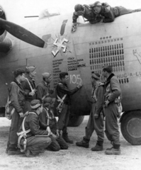 USA légierő, Consolidated B-24D Liberator bombázógép., 1944, National Archives, american brand, bombing, airplane, fighter plane, swastica, second World War, airport, Consolidated-brand, American soldier, Fortepan #24349