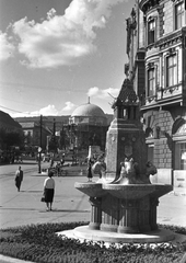 Magyarország, Pécs, Széchenyi tér déli része, Zsolnay-kút., 1959, Szánthó Zoltán, kút, lovas szobor, Hunyadi János-ábrázolás, Fortepan #24381