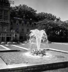 Magyarország, Budapest II., Árpád fejedelem útja, Lukács fürdő., 1939, Lőrincze Judit, szökőkút, Budapest, Fortepan #24583