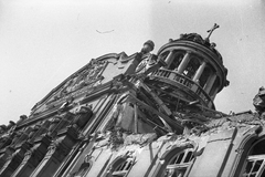 Magyarország, Budapest XI., Villányi út (Szt. Imre herceg útja) 5-7. Szent Margit Gimnázium., 1945, Kurutz Márton, gimnázium, palota, épületkár, Budapest, neobarokk stílus, Fábián Gáspár-terv, Fortepan #24669