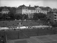 Magyarország, Budapest XI., Villányi út (Szt. Imre herceg útja) 5-7. Szent Margit Gimnázium kertrészlete, szemben a Ménesi úti Eötvös Collegium látható., 1940, Kurutz Márton, Budapest, Fortepan #24676