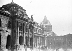 Magyarország, budai Vár, Budapest I., Királyi Palota (később Budavári Palota), Hunyadi udvar., 1945, Kurutz Márton, Budapest, háborús kár, épületkár, kupola, Fortepan #24686