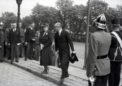 Magyarország, Budapest I., Szilágyi Dezső téri templom. Teleki Pál érkezik Horthy István esküvőjére., 1940, Vass Károly, híres ember, rendőr, miniszter, miniszterelnök, Budapest, Fortepan #24715