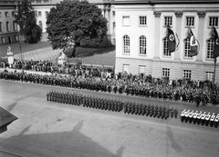 Németország, Berlin, Unter den Linden, Humboldt Egyetem, főépület., 1936, Vass Károly, zászló, horogkereszt, egyetem, barokk-stílus, palota, Georg Wenzeslaus von Knobelsdorff-terv, Jan Bouman-terv, Fortepan #24790