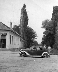 Lancia Aprilia személygépkocsi., 1943, Zombory György, vendéglő, olasz gyártmány, automobil, Lancia-márka, Lancia Aprilia, Fortepan #24859