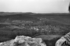 Hungary, kilátás a vulkáni csúcson álló Salgó várából a Salgóbánya felé., 1968, Tóth Károly dr, Fortepan #24932