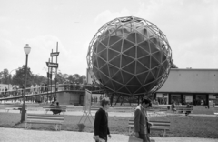 Magyarország, Városliget,Budapesti Nemzetközi Vásár, Budapest XIV., a belföldi idegenforgalom pavilonja. A Gömbkilátó szerkezete 1967. óta Balatonbogláron áll., 1963, N. Kósa Judit, Budapest, geometria, Fortepan #250019