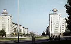 Németország, Berlin, Kelet-Berlin, Strausberger Platz, szemben a Karl-Marx-Allee a Frankfurter Tor felé nézve., 1970, Fortepan/Album061, NDK, Kelet-Berlin, színes, Fortepan #250047