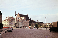 Lengyelország, Varsó, Plac Zamkowy, Zsigmond-oszlop. Háttérben a Kersztelő Szent János-székesegyház (Bazylika archikatedralna św. Jana Chrzciciela)., 1963, Pozsgay Eszter, Fortepan #250125