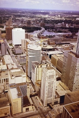 Amerikai Egyesült Államok, Minnesota állam, Minneapolis, kilátás a Wells Fargo Center-ből, előtérben középen a Rand Tower Hotel, mögötte a Fifth Street Towers II., 1988, Pozsgay Eszter, felhőkarcoló, Fortepan #250172