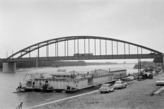 Magyarország, Szeged, Huszár Mátyás rakpart, háttérben a Belvárosi híd., 1963, Rácz Vekerdi Gyuláné, villamos, Fortepan #250205