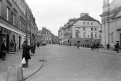 Poland, Warsaw, az ulica Freta az ulica Dluga torkolatánál, jobbra a Szent Jácint-templom (Kościół św. Jacka)., 1978, Sóti Ákos, Fortepan #250214