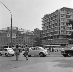 Szerbia, Belgrád, Köztársaság tér (Trg republike), jobbra a Knez Mihailova ulica 5. szám alatti Belgrádi Kulturális Központ., 1973, Vimola Károly, Fortepan #250306