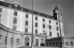 Szlovákia, Pozsony, Vár a Dísz tér felől., 1973, Tóth Károly dr, Csehszlovákia, udvar, vár, Fortepan #25041