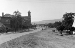 Magyarország, Tatabánya, Felsőgalla városrész, Szent István utca, Szűz Mária neve-templom., 1959, Vimola Károly, templom, utcakép, Fortepan #250590