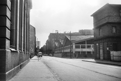 Hungary, Budapest XIII., Hegedűs Gyula utca a Bessenyei utcai kereszteződésnél, a Tutaj utca felől nézve., 1985, Tóth Károly dr, street view, factory, Budapest, Fortepan #25060