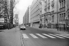 Hungary, Budapest XIII., Pannónia (Rajk László) utca a Tutaj utca és a Vág utca között, a Tutaj utca felől nézve., 1985, Tóth Károly dr, Wartburg-brand, trolley bus, Budapest, crosswalk, Fortepan #25063