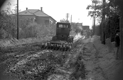 Magyarország, Budapest XII., Liptó utca, szulfitszennylúgos talajstabilizáció., 1956, FŐMTERV, Domonkos Endre, Budapest, utcakép, sár, munkagép, Fortepan #251067